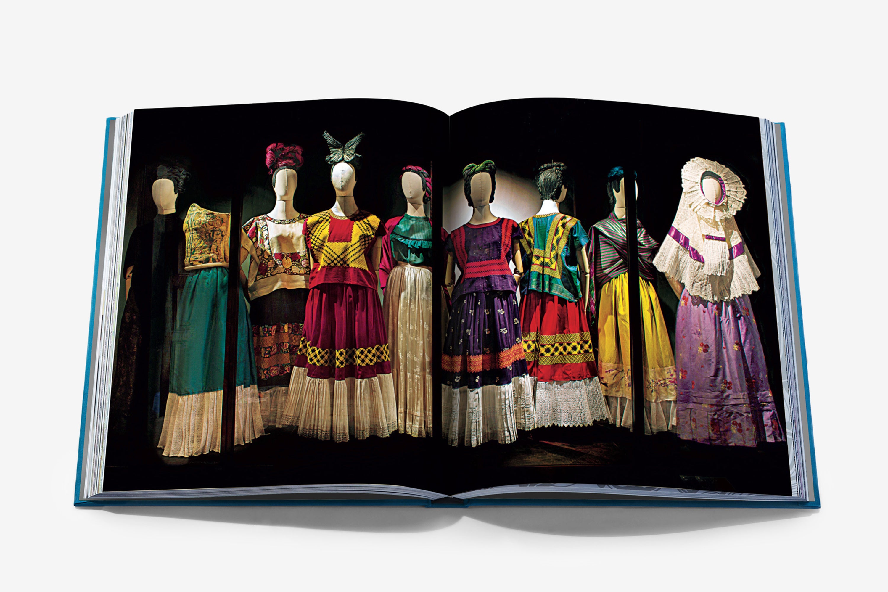 アート・デザイン・音楽 FRIDA KAHLO FASHION AS THE ART OF BEING Frida Kahlo: Fashion As the Art of Being